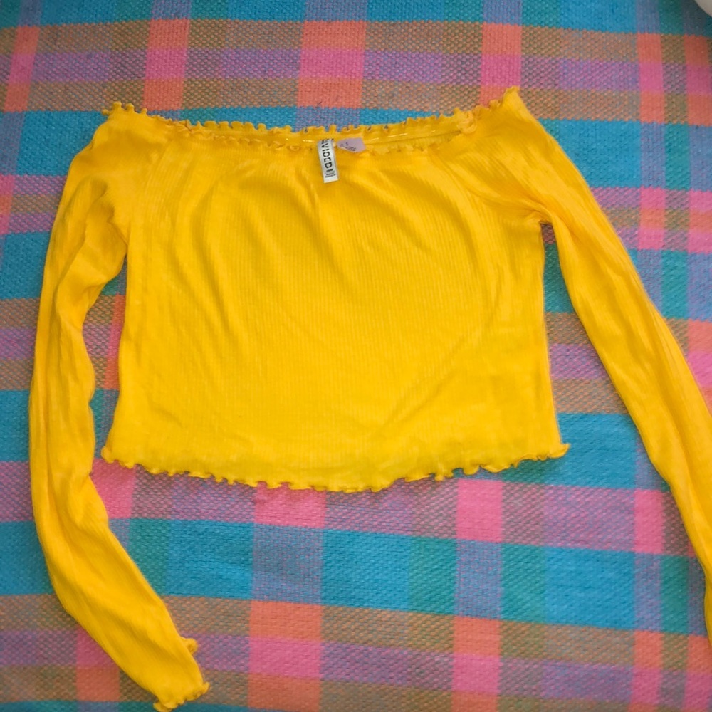 Off the shoulder Long sleeve Crop top